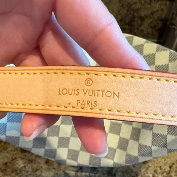 Checkered Shoulder Bag - Picture 7 of 12